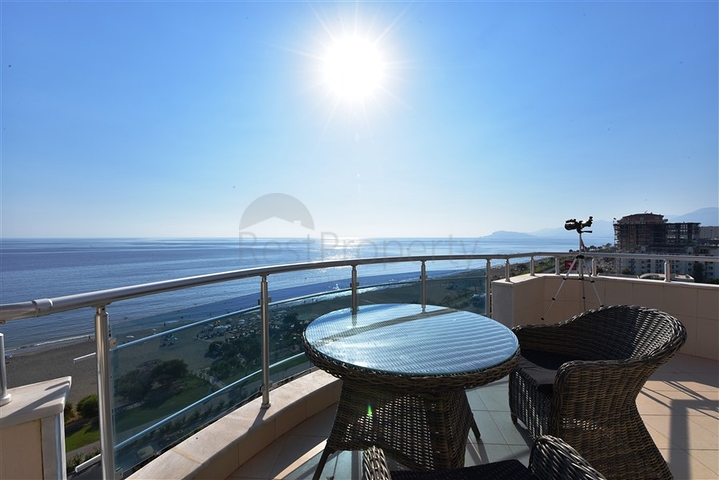 Пентхаус на первой береговой линии