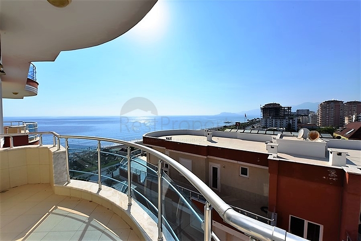 Пентхаус на первой береговой линии