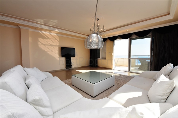 Пентхаус на первой береговой линии