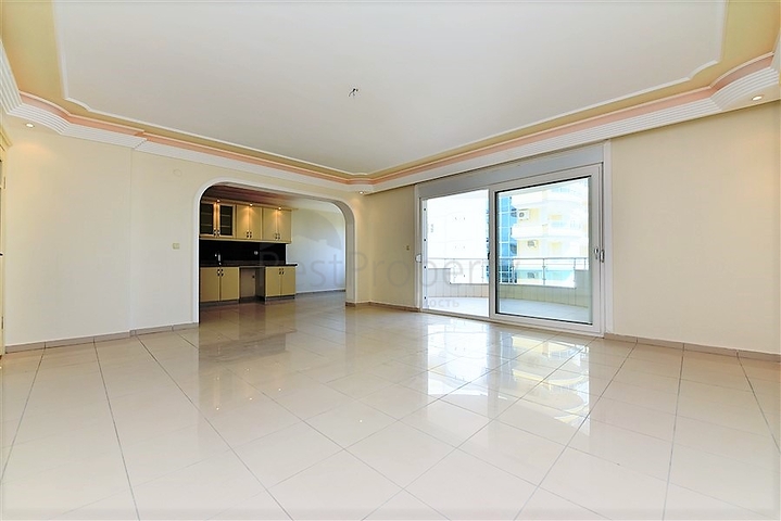 Трехкомнатная квартира в Махмутларе