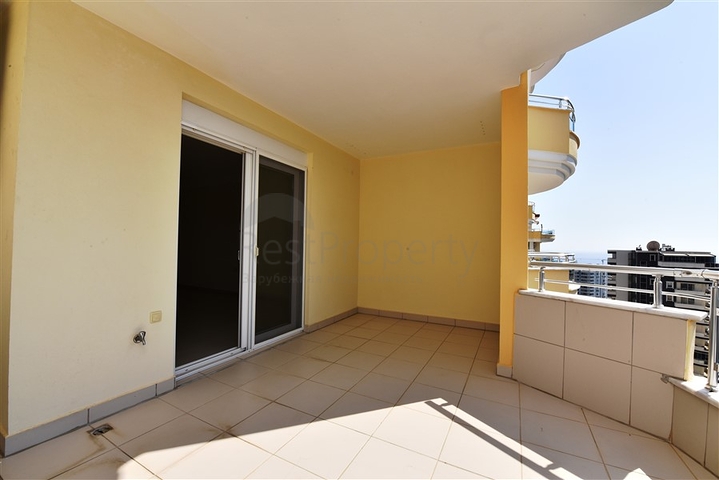 Трехкомнатная квартира в Махмутларе