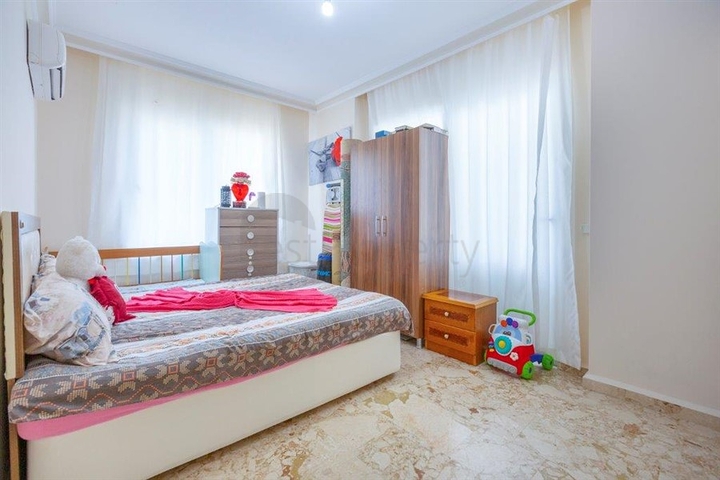 Трехкомнатные апартаменты в русскоязычном районе