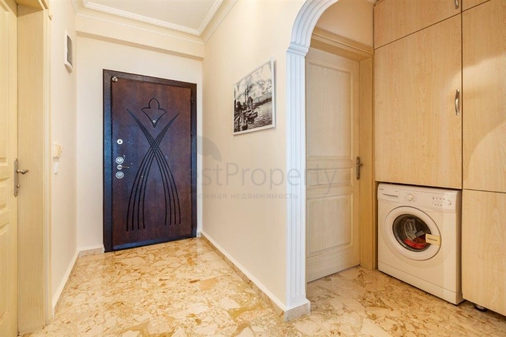 Трехкомнатные апартаменты в русскоязычном районе