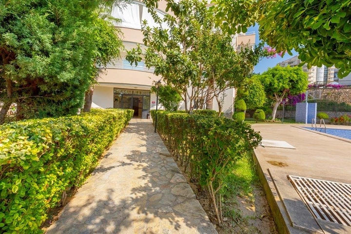 Трехкомнатные апартаменты в русскоязычном районе