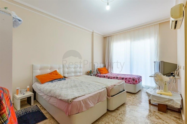 Трехкомнатные апартаменты в русскоязычном районе