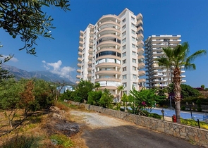 Трехкомнатные апартаменты в русскоязычном районе