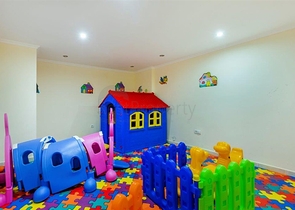 Трехкомнатные апартаменты в русскоязычном районе