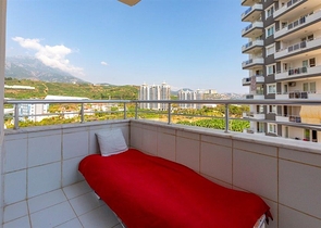 Трехкомнатные апартаменты в русскоязычном районе