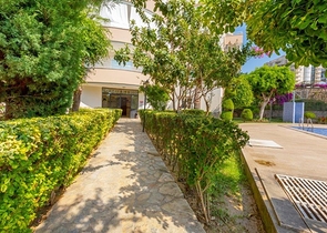 Трехкомнатные апартаменты в русскоязычном районе