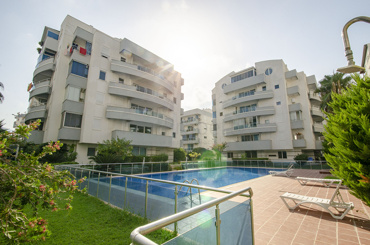 Квартира 2+1 в комплексе в Лимане Коньяалты 600 м до моря