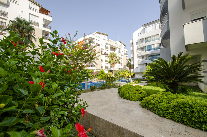 Квартира 2+1 в комплексе в Лимане Коньяалты 600 м до моря