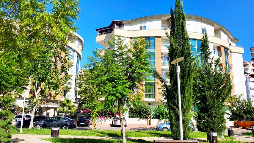 Квартира 1+1 с мебелью в районе Коньяалты Анталья