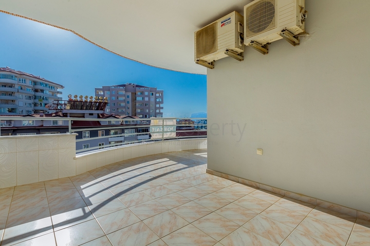 Квартира планировки 2+1 в благоустроенном комплексе в районе Тосмур