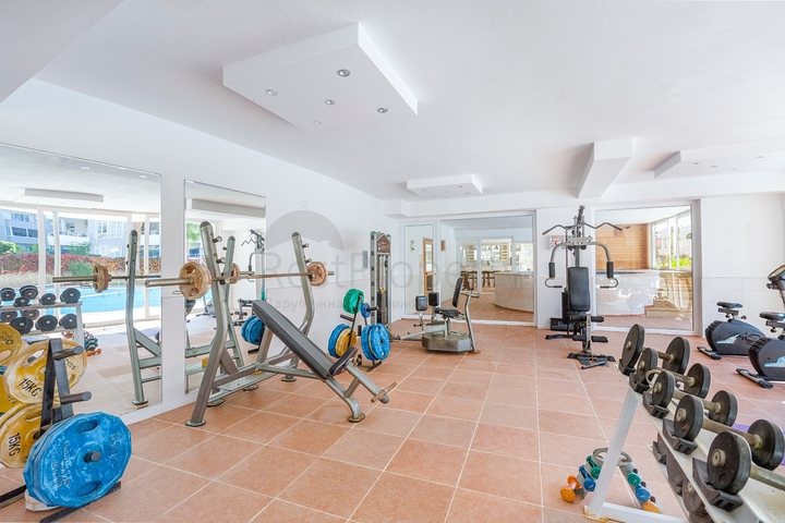 Квартира планировки 2+1 в благоустроенном комплексе в районе Тосмур