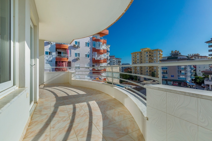 Квартира планировки 2+1 в благоустроенном комплексе в районе Тосмур