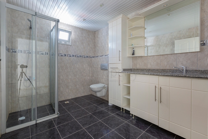 Квартира планировки 2+1 в благоустроенном комплексе в районе Тосмур