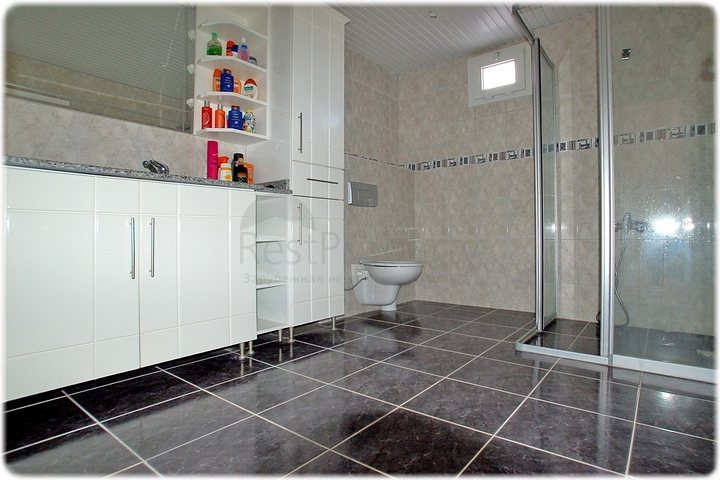 Квартира планировки 2+1 в благоустроенном комплексе в районе Тосмур