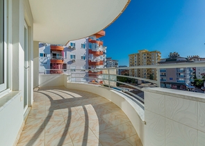 Квартира планировки 2+1 в благоустроенном комплексе в районе Тосмур