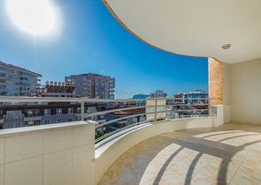 Квартира планировки 2+1 в благоустроенном комплексе в районе Тосмур