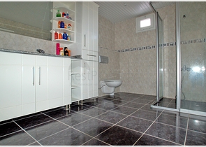 Квартира планировки 2+1 в благоустроенном комплексе в районе Тосмур