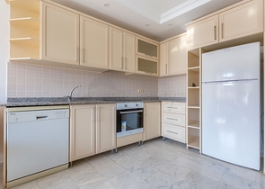 Квартира планировки 2+1 в благоустроенном комплексе в районе Тосмур