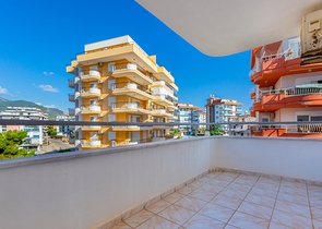 Квартира планировки 2+1 в благоустроенном комплексе в районе Тосмур