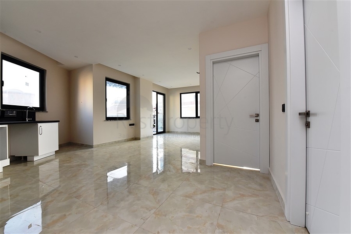 Трёхкомнатная квартира в новом доме в центре Алании