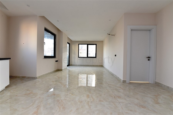 Трёхкомнатная квартира в новом доме в центре Алании