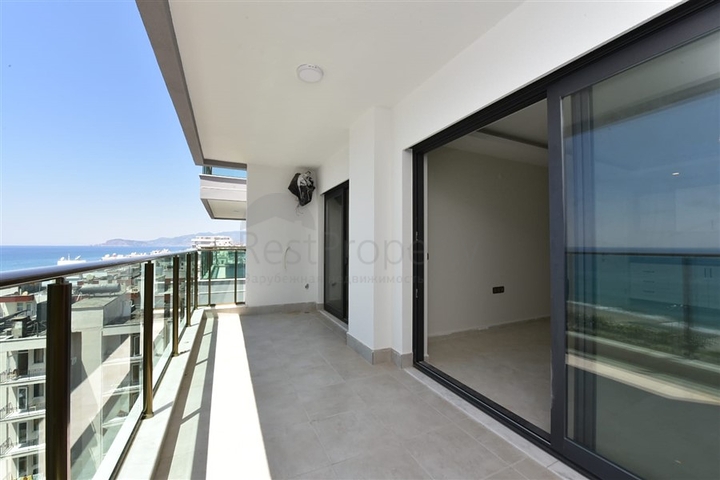 Квартира 2+1 в комплексе на первой линии