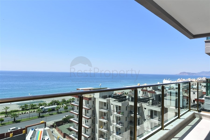 Квартира 2+1 в комплексе на первой линии