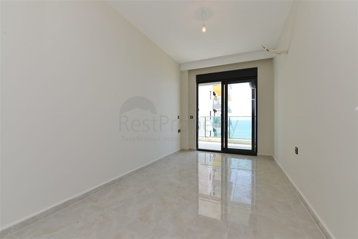 Квартира 2+1 в комплексе на первой линии