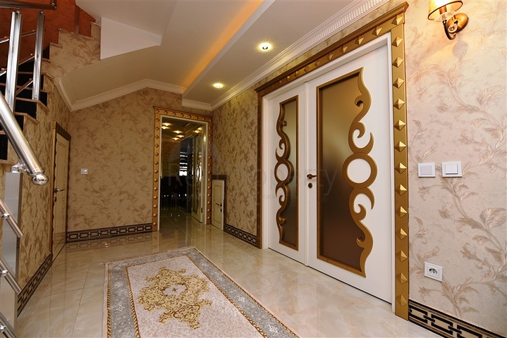 Меблированный пентхаус 4+2 люкс класса в районе Оба