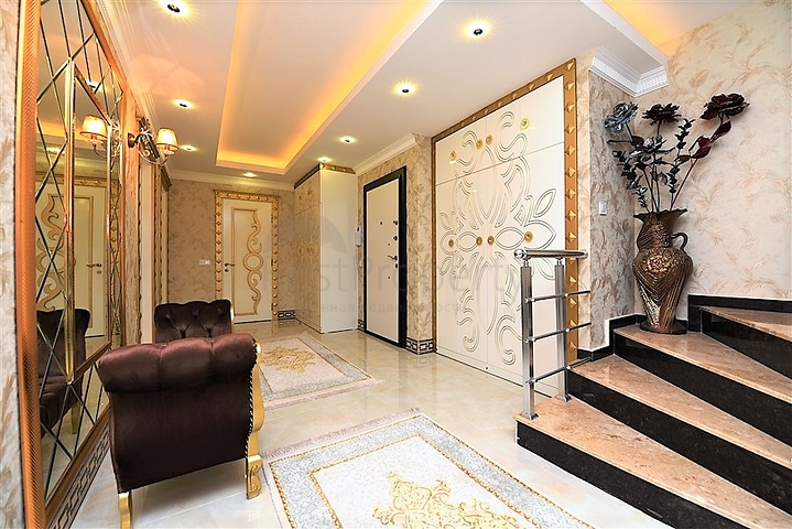 Меблированный пентхаус 4+2 люкс класса в районе Оба