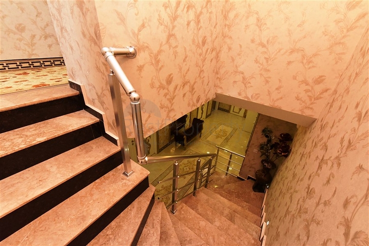 Меблированный пентхаус 4+2 люкс класса в районе Оба