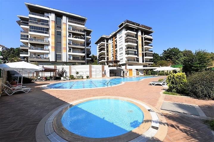 Меблированный пентхаус 4+2 люкс класса в районе Оба