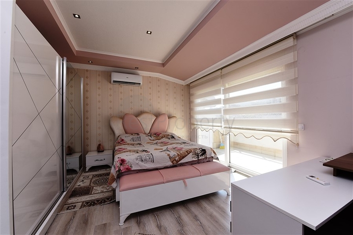 Меблированный пентхаус 4+2 люкс класса в районе Оба