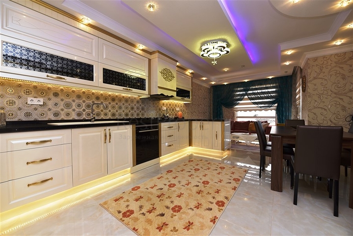 Меблированный пентхаус 4+2 люкс класса в районе Оба