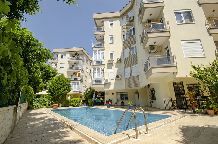 Трехкомнатная квартира в комплексе в Лимане Коньяалты Анталья