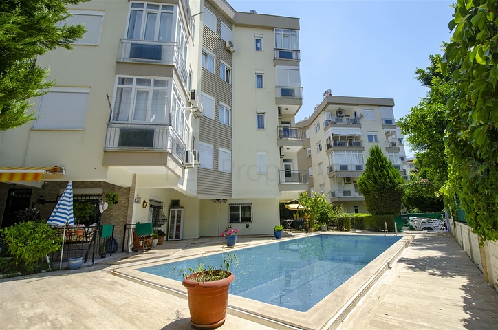 Трехкомнатная квартира в комплексе в Лимане Коньяалты Анталья