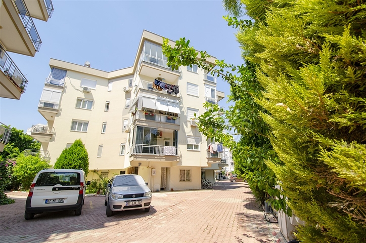 Трехкомнатная квартира в комплексе в Лимане Коньяалты Анталья