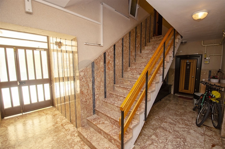 Трехкомнатная квартира в комплексе в Лимане Коньяалты Анталья