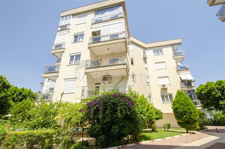 Трехкомнатная квартира в комплексе в Лимане Коньяалты Анталья