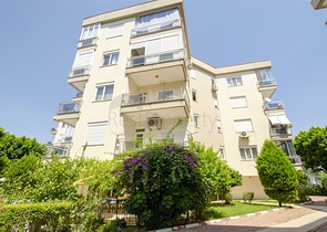 Трехкомнатная квартира в комплексе в Лимане Коньяалты Анталья