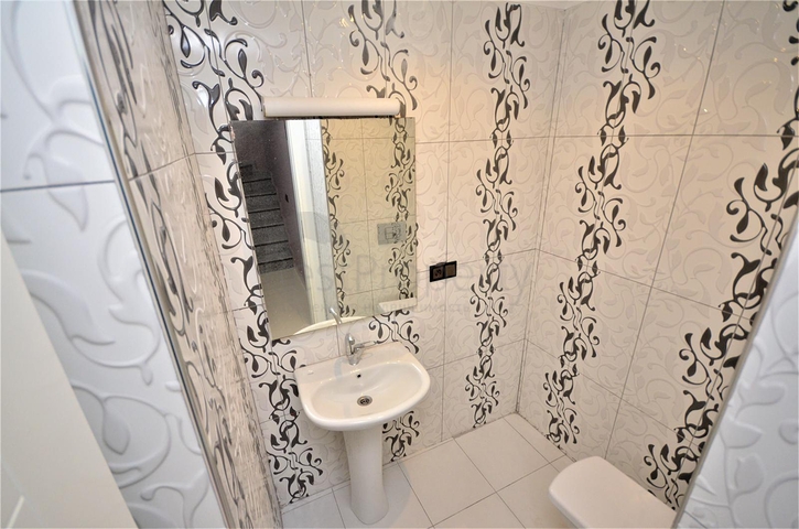 Квартира 2+1 с выходом в сад в Кестеле.