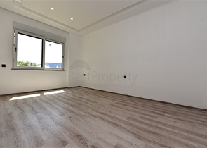 Четырехкомнатная квартира в европейском районе Оба