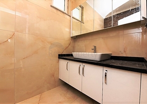 Четырехкомнатная квартира в европейском районе Оба