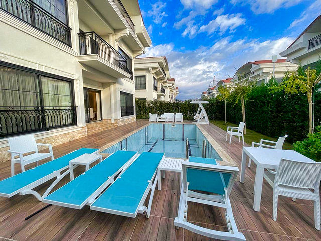 Виллы на завершении строительства в центре Белека