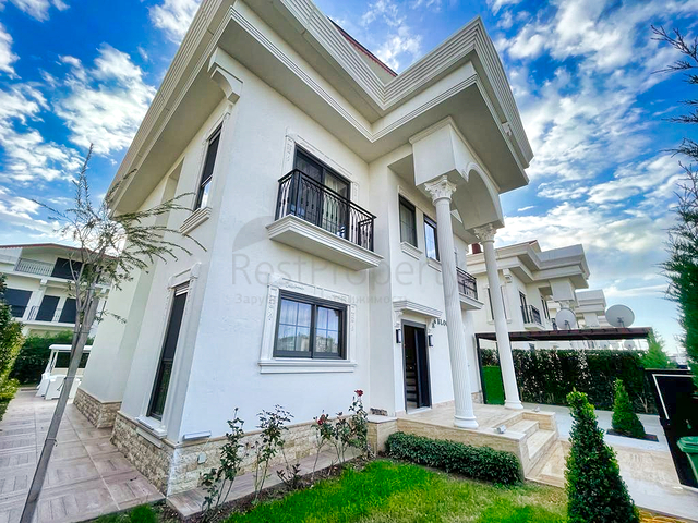 Виллы на завершении строительства в центре Белека