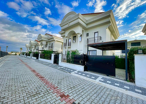 Виллы на завершении строительства в центре Белека