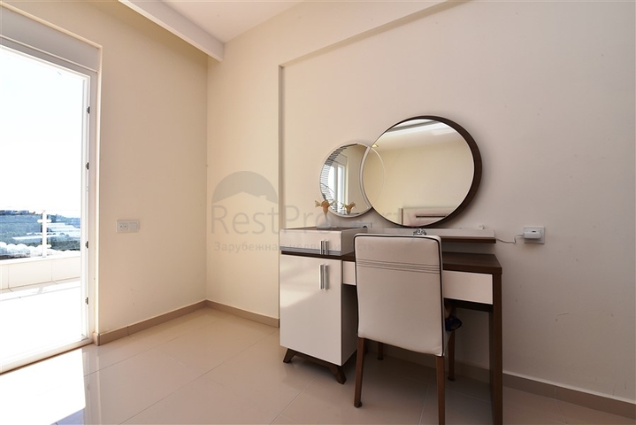 Меблированный пентхаус 3+1 с видом на море